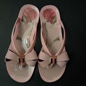 Brand new Ted Baker London pink flip flops
